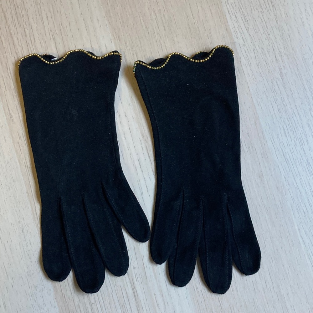 Vintage 6 1/4 Elegant Black Gloves with Gold Bead Trim, women’s suede leather - Picture 3 of 5